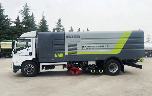 凌宇純電動(dòng)洗掃車(chē)的特點(diǎn)詳解！出色在哪？