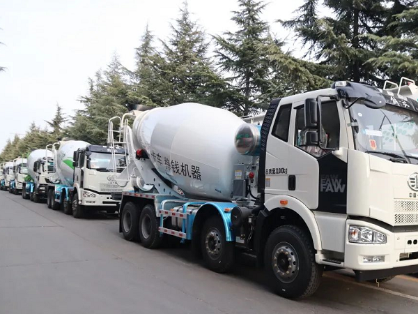 陽(yáng)春三月下華南，老客戶一次性訂購(gòu)凌宇汽車120臺(tái)！